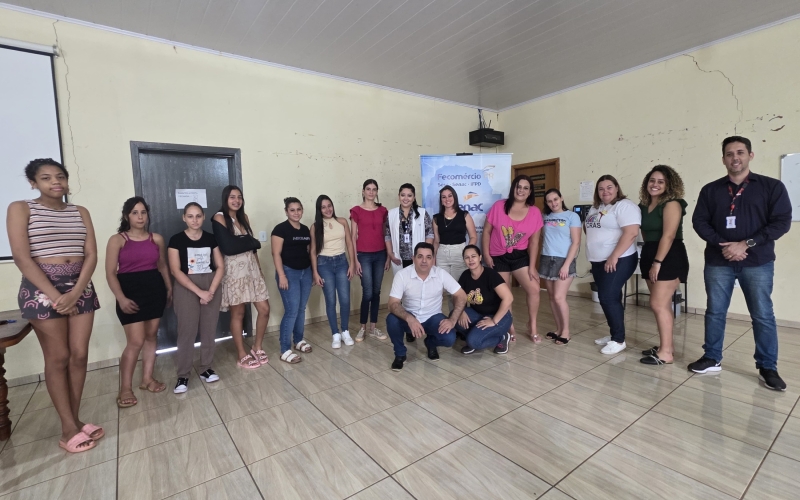 MAQUIAGEM SOCIAL, Capacitação profissional e resgate da autoestima feminina.